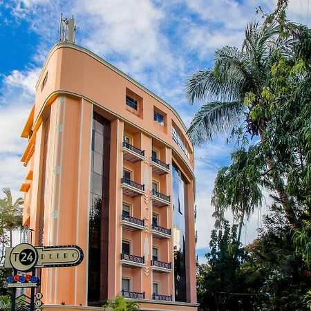 T24 Retro Hotel Mumbai Bagian luar foto