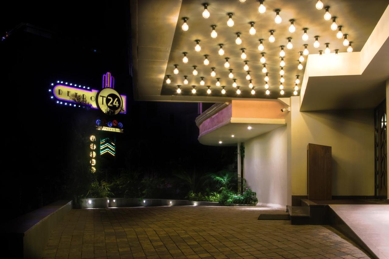 T24 Retro Hotel Mumbai Bagian luar foto