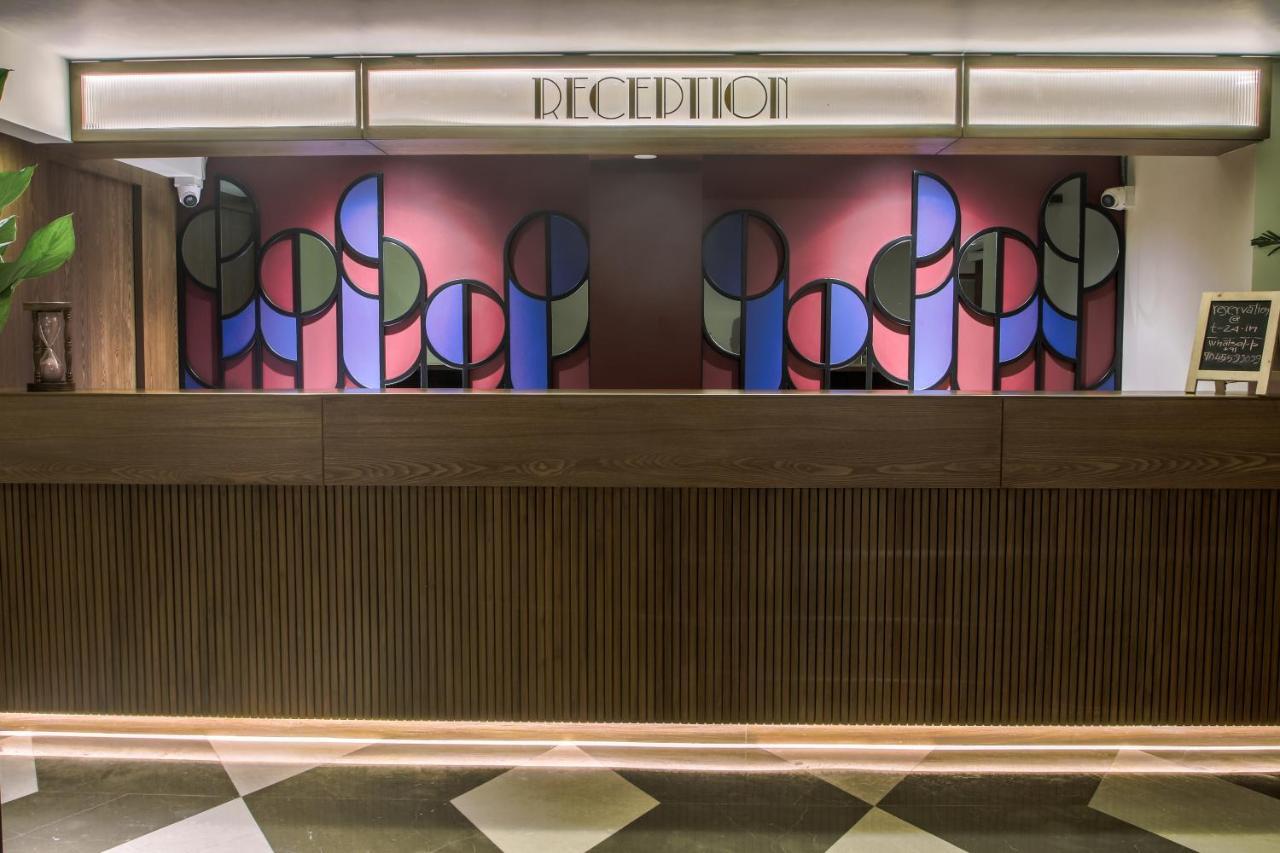 T24 Retro Hotel Mumbai Bagian luar foto