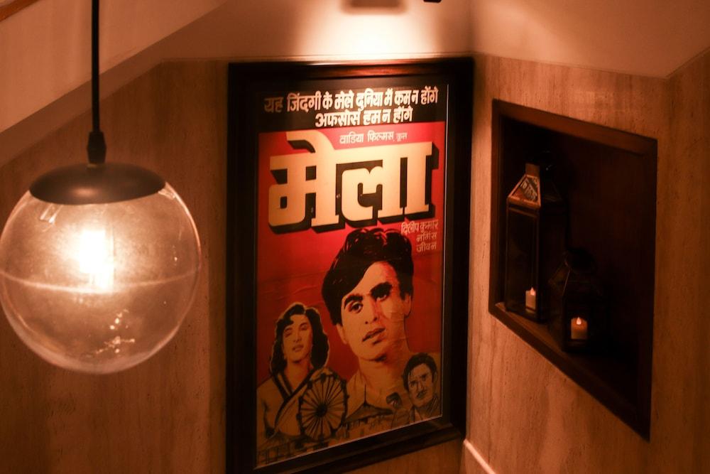 T24 Retro Hotel Mumbai Bagian luar foto