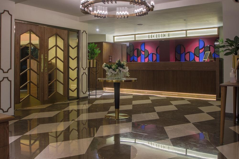 T24 Retro Hotel Mumbai Bagian luar foto