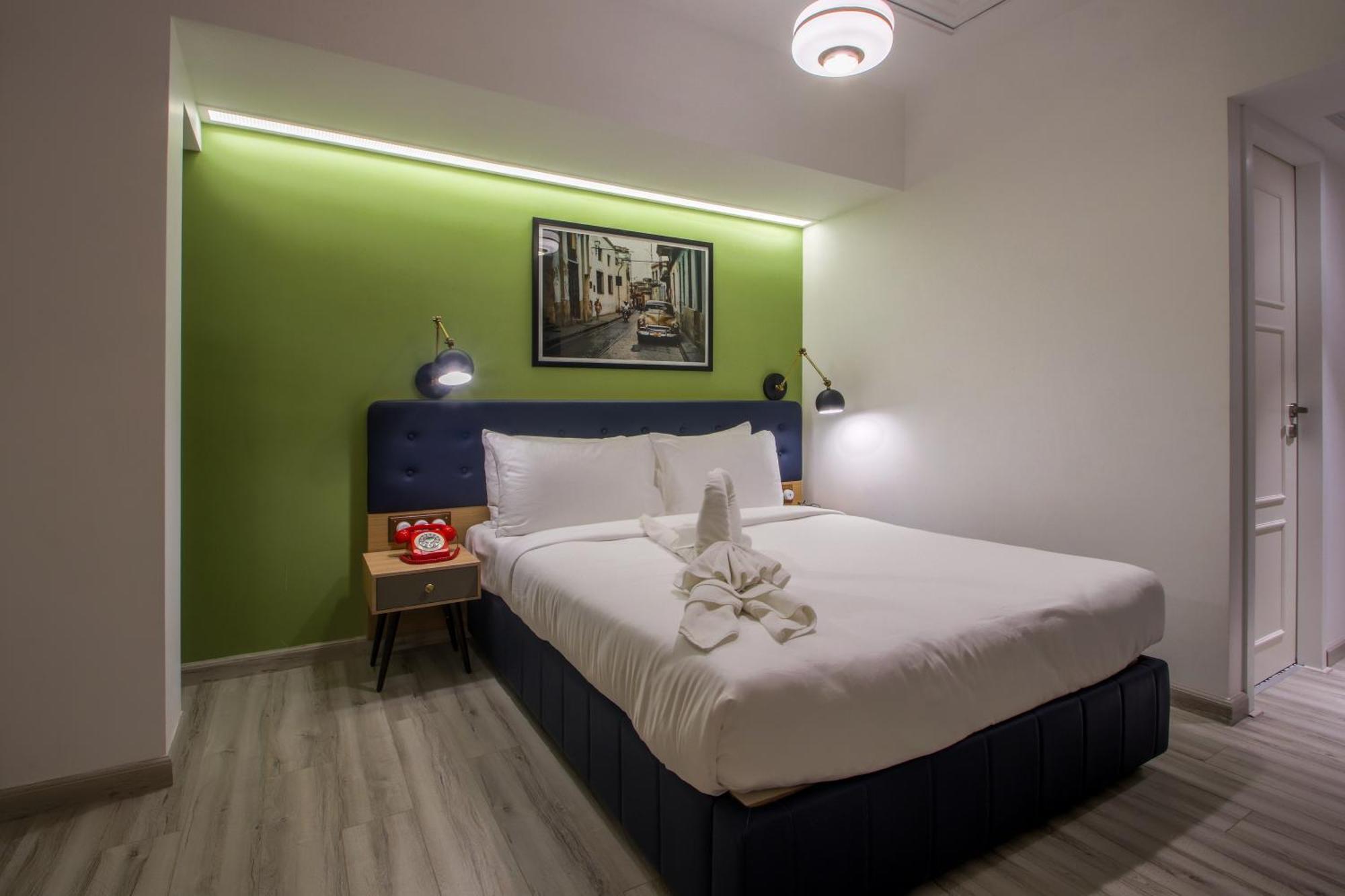 T24 Retro Hotel Mumbai Bagian luar foto
