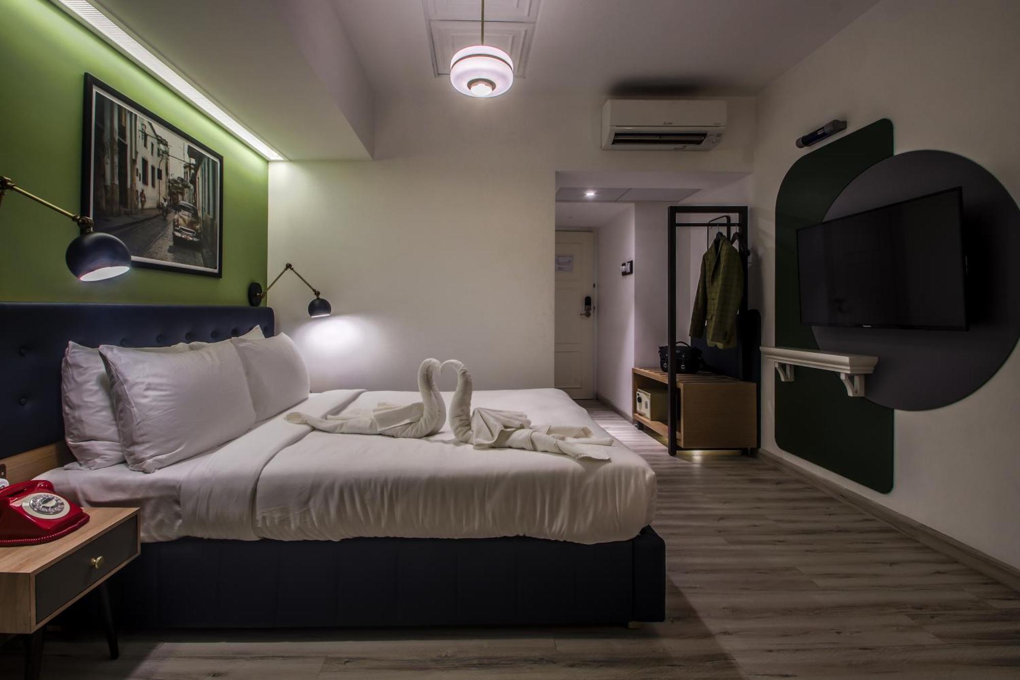 T24 Retro Hotel Mumbai Bagian luar foto
