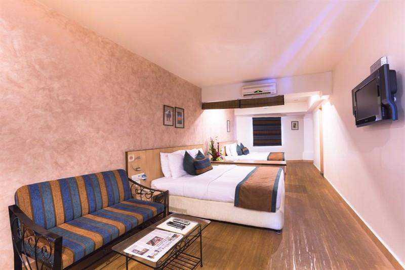 T24 Retro Hotel Mumbai Bagian luar foto