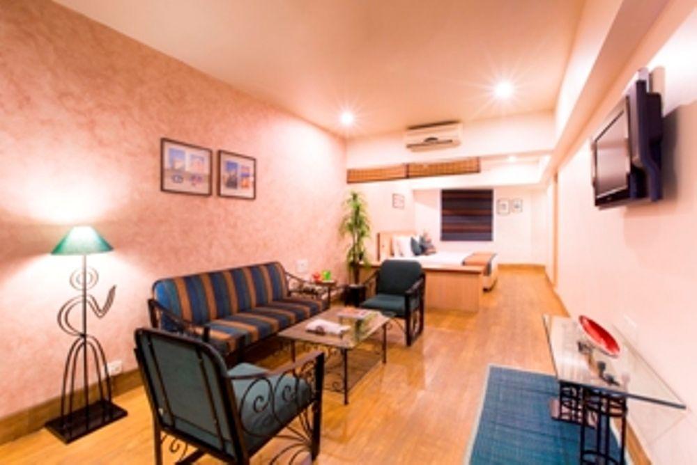 T24 Retro Hotel Mumbai Bagian luar foto