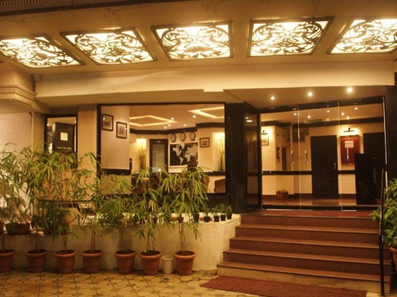 T24 Retro Hotel Mumbai Bagian luar foto